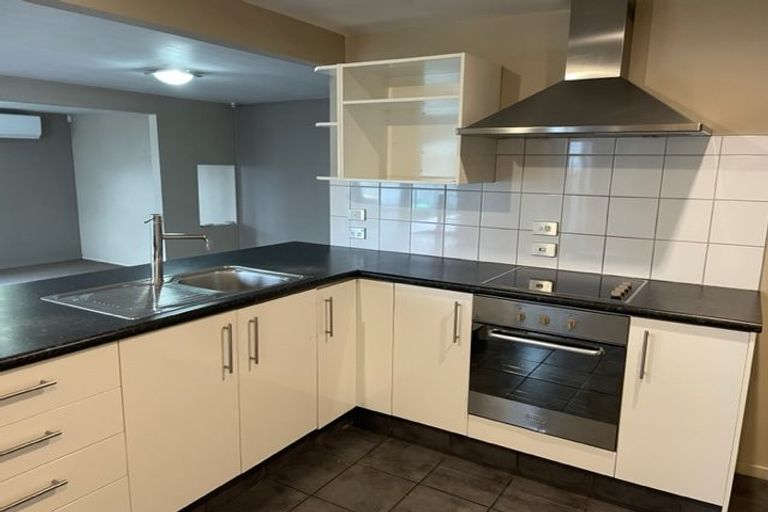 Photo of property in 4/6 Defoe Place, Waltham, Christchurch, 8023