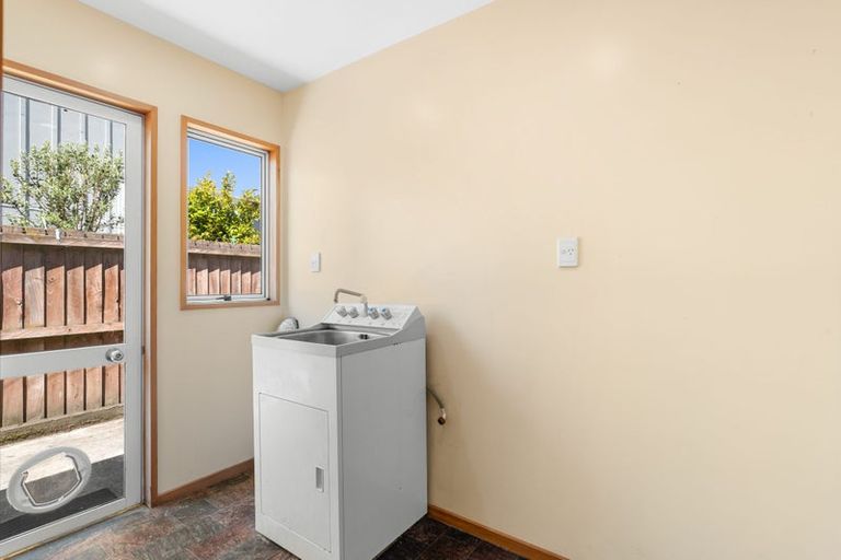 Photo of property in 11 Brockhall Lane, Avonhead, Christchurch, 8042