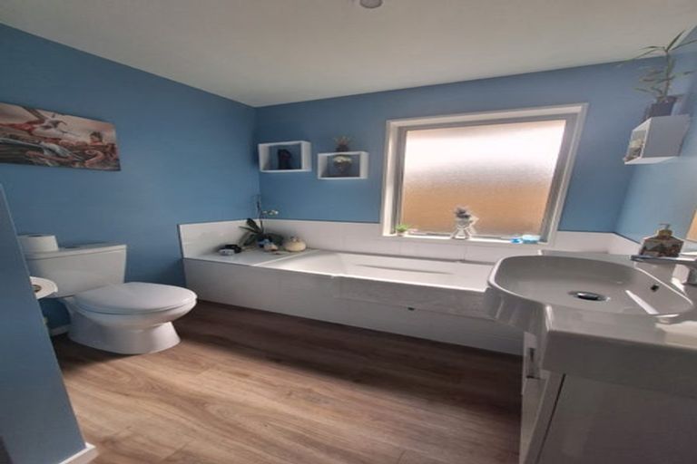 Photo of property in 20 Bamber Crescent, Halswell, Christchurch, 8025