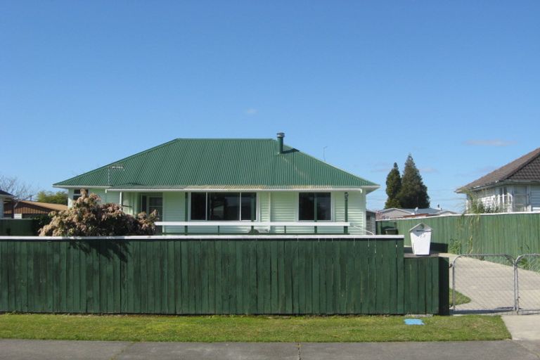 Photo of property in 12 Matai Street, Edgecumbe, 3120