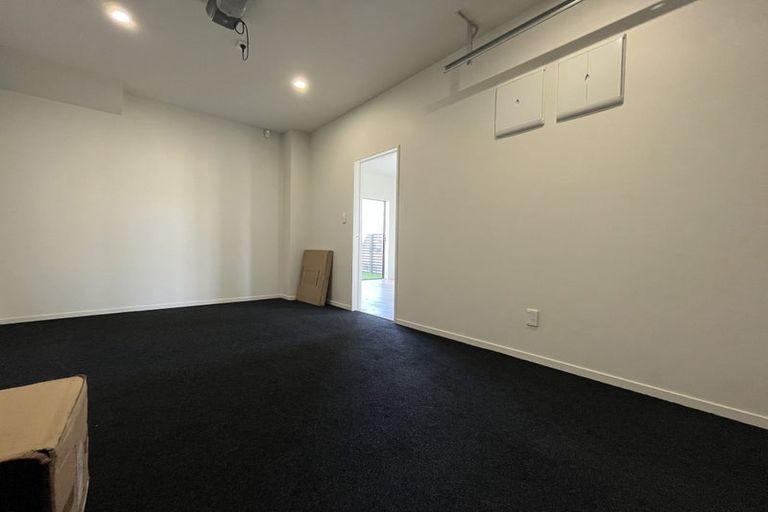 Photo of property in 2 Te Kaapia Road, Papakura, 2110