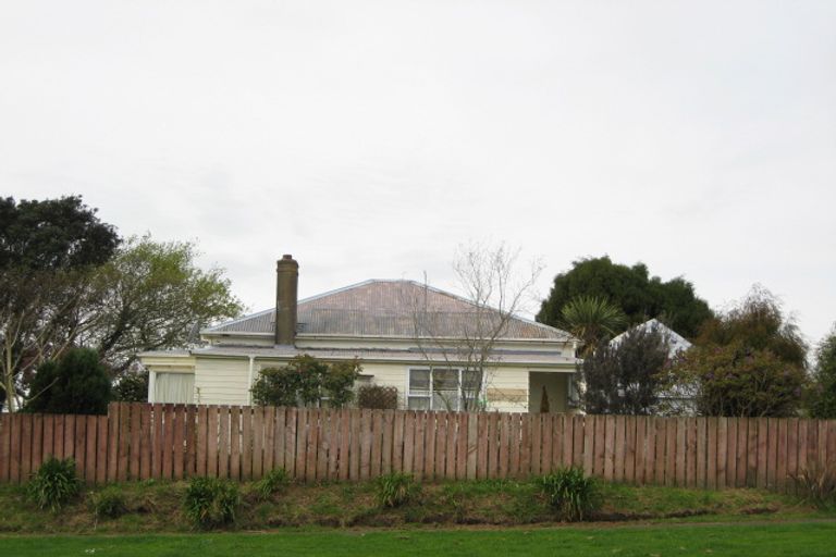 Photo of property in 60 Browne Street, Waitara, 4320