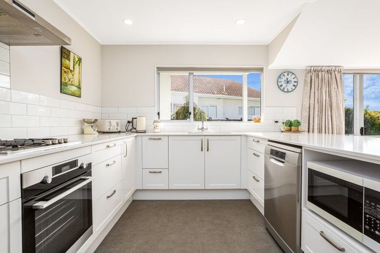 Photo of property in 7 Lakeside Villas, Whitby, Porirua, 5024