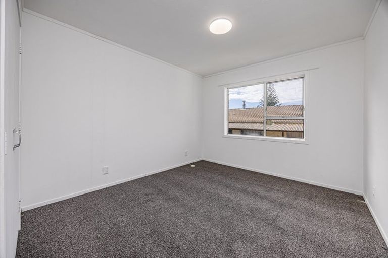 Photo of property in 2/51 Rimu Street, New Lynn, Auckland, 0600