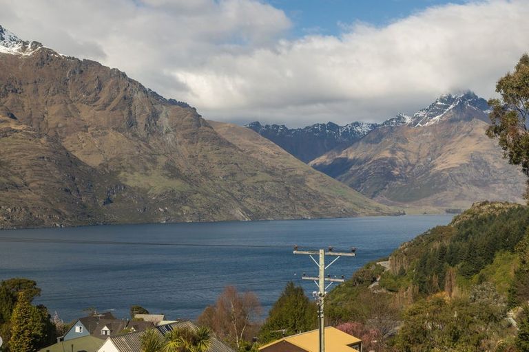 Photo of property in 5 Arawata Terrace, Fernhill, Queenstown, 9300