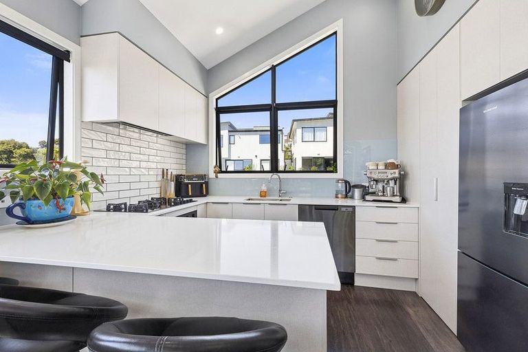 Photo of property in 3 Skysail Lane, Whitby, Porirua, 5024