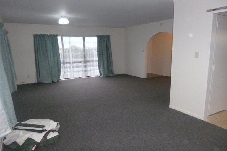 Photo of property in 12 Sumich Place, West Harbour, Auckland, 0618