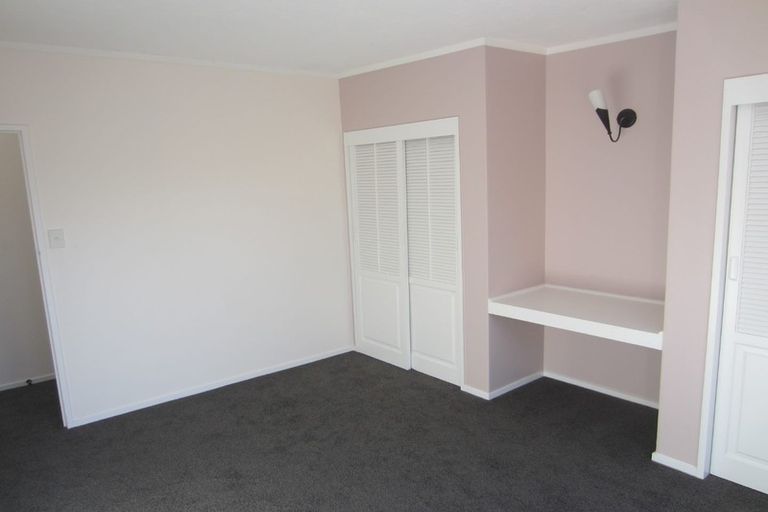Photo of property in 1 Fyvie Avenue, Tawa, Wellington, 5028