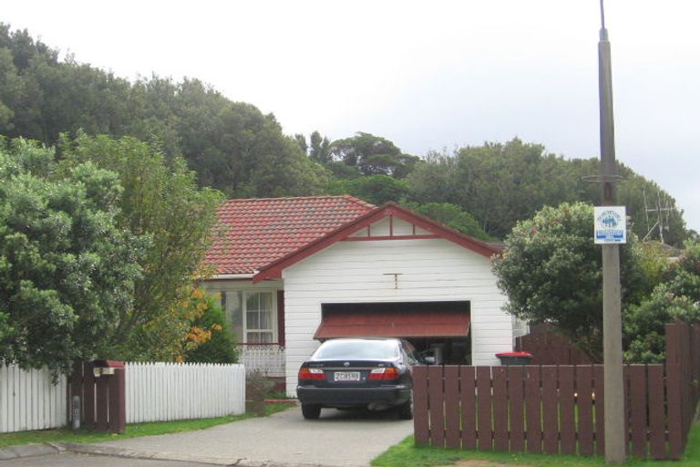 Photo of property in 9 Newnham Court, Tawa, Wellington, 5028