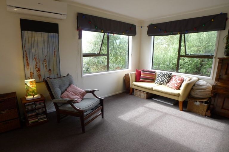 Photo of property in 16 Panzic Place, Glen Eden, Auckland, 0602