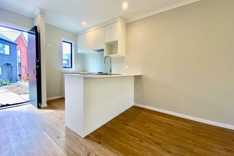 Photo of property in 7/125b Metcalfe Road, Ranui, Auckland, 0612