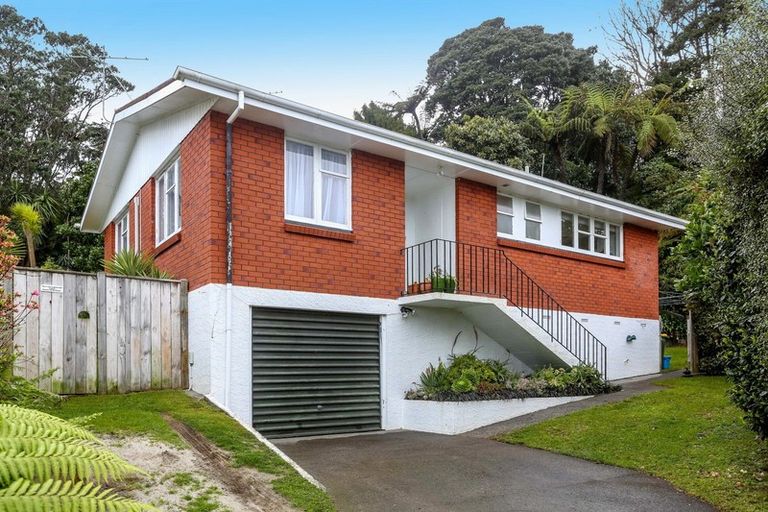 Photo of property in 1a Ward Place, Marfell, New Plymouth, 4310