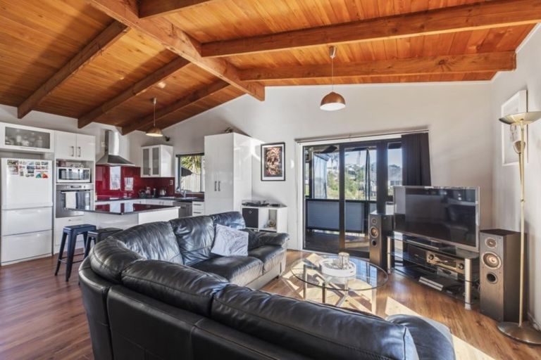 Photo of property in 63 Simpson Road, Ranui, Auckland, 0612