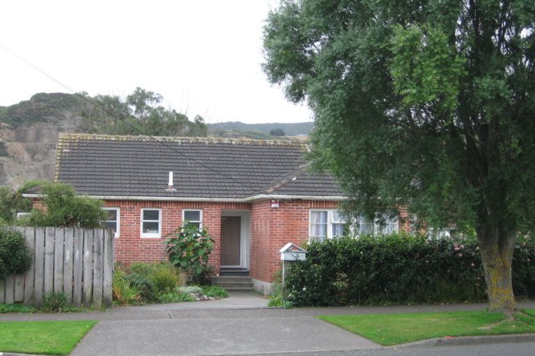 Photo of property in 81 Molesworth Street, Taita, Lower Hutt, 5011