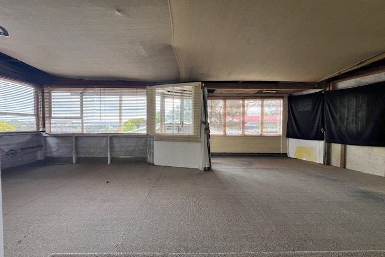 Photo of property in 4 Brian Crescent, Stanmore Bay, Whangaparaoa, 0932