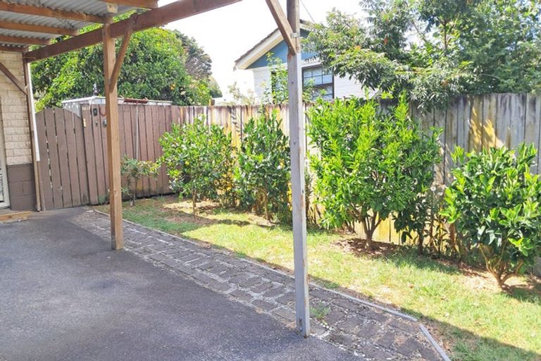 Photo of property in 1/7 Dalkeith Place, Opaheke, Papakura, 2113