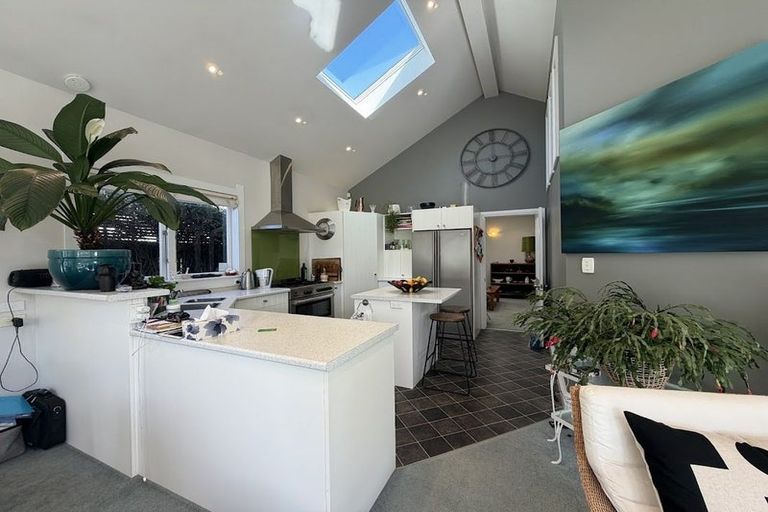 Photo of property in 8 Miro Street, Eastbourne, Lower Hutt, 5013