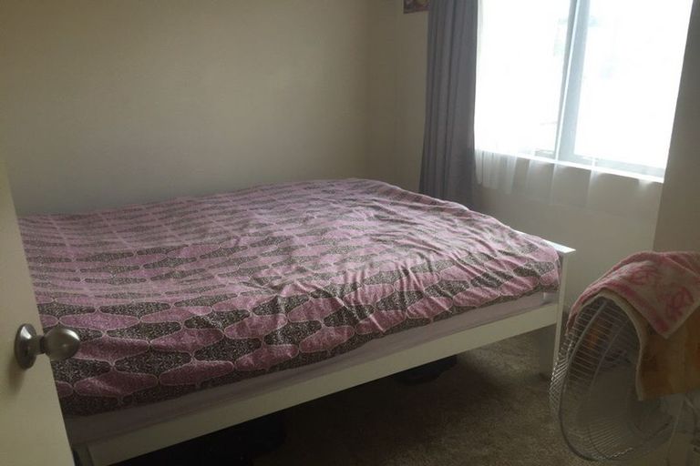 Photo of property in 2/89 Portage Road, New Lynn, Auckland, 0600