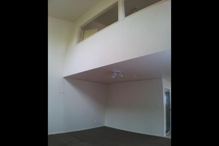 Photo of property in 2/89 Portage Road, New Lynn, Auckland, 0600