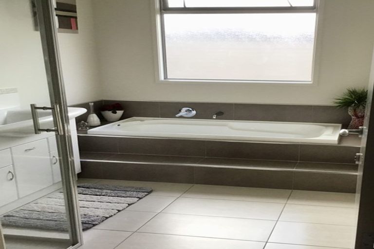 Photo of property in 67 Merlot Drive, Greenmeadows, Napier, 4112