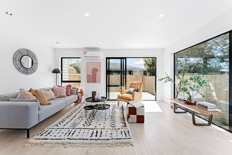 Photo of property in 18e Larissa Avenue, Henderson, Auckland, 0610