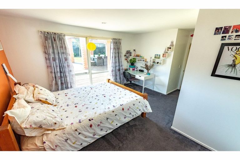 Photo of property in 49 Orlando Crescent, Waimairi Beach, Christchurch, 8083