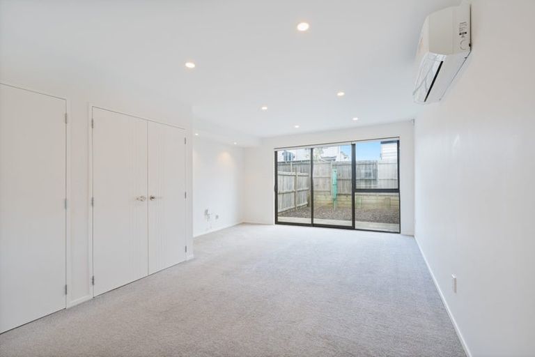 Photo of property in 46 Turret Lane, Hobsonville, Auckland, 0616