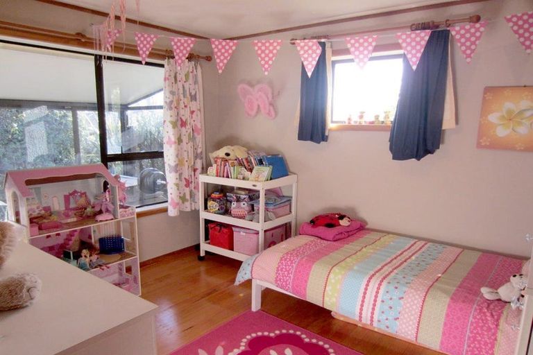 Photo of property in 52 Dunedin Street, Redwood, Christchurch, 8051
