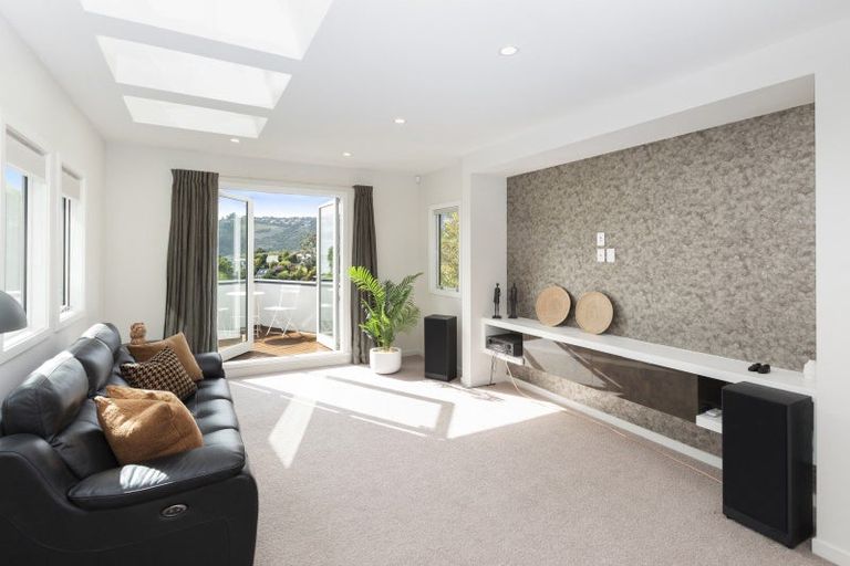 Photo of property in 2 Challenger Lane, Redcliffs, Christchurch, 8081