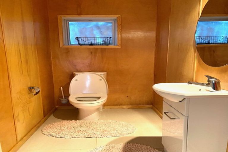 Photo of property in 62 Park Road, Glenfield, Auckland, 0629