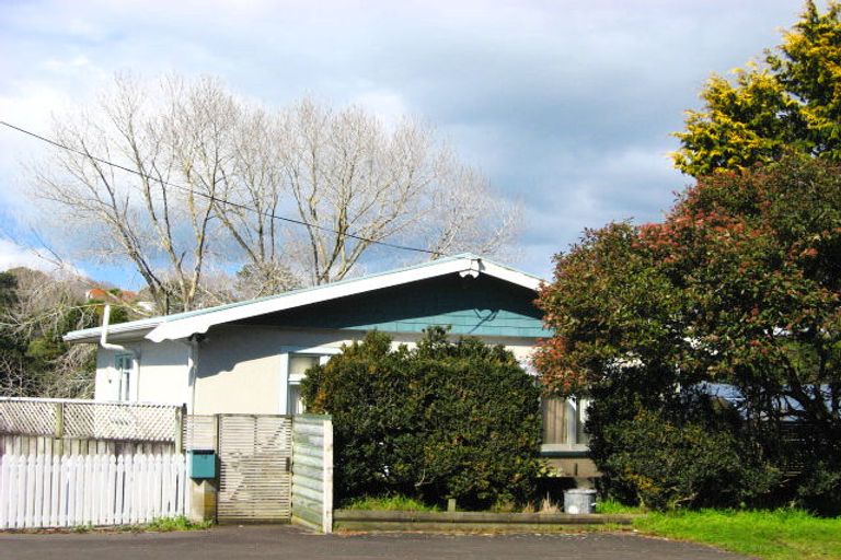 Photo of property in 19 Frankley Road, Westown, New Plymouth, 4310