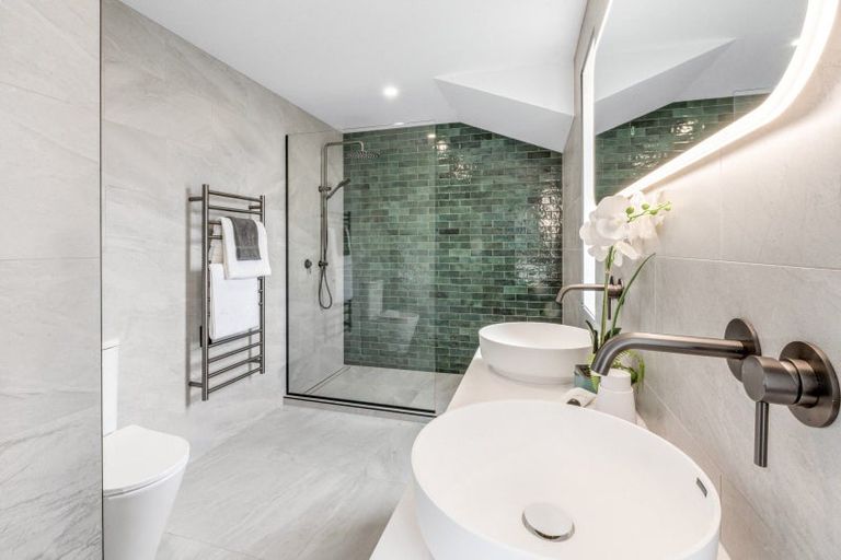 Photo of property in 27 The Boulevard, Sunnyhills, Auckland, 2010