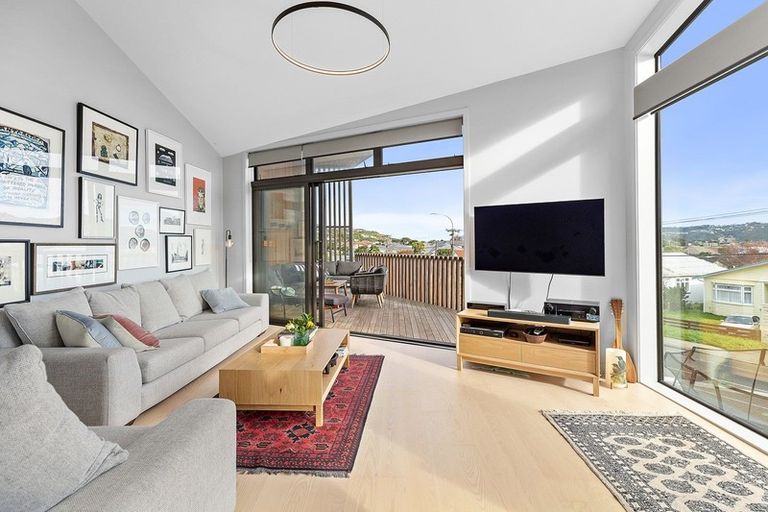 Photo of property in 64 Ira Street, Miramar, Wellington, 6022