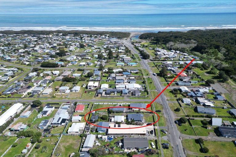 Photo of property in 55 Koputara Road, Himatangi Beach, Foxton, 4891