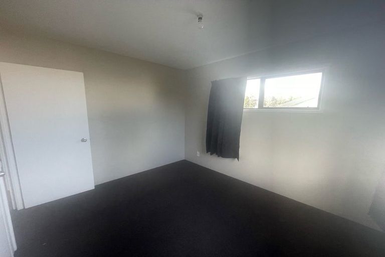 Photo of property in 3/10 Solveig Place, Randwick Park, Auckland, 2105