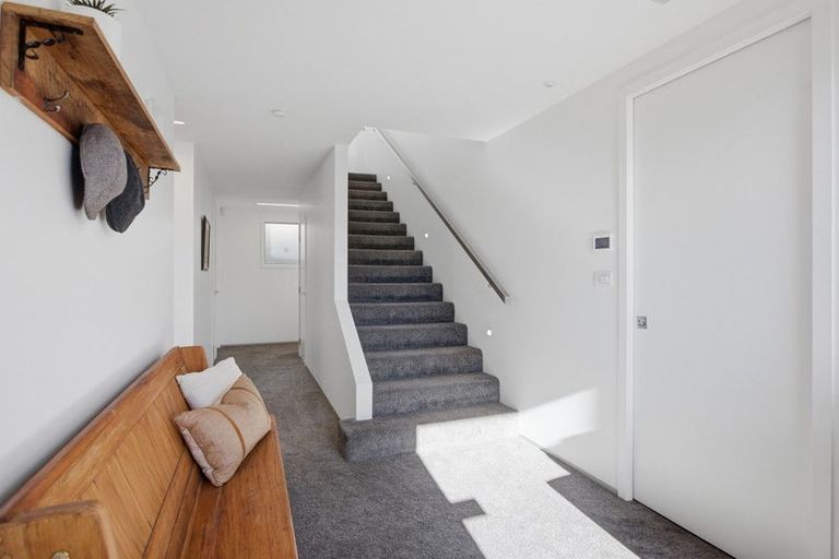 Photo of property in 21 Hine Street, New Plymouth, 4310