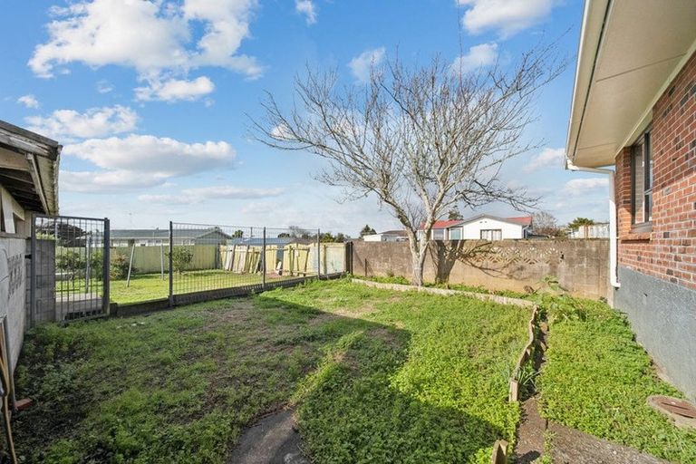 Photo of property in 3 Mckean Avenue, Manurewa, Auckland, 2102