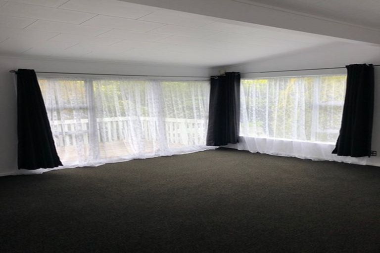 Photo of property in 87 Spinnaker Drive, Whitby, Porirua, 5024