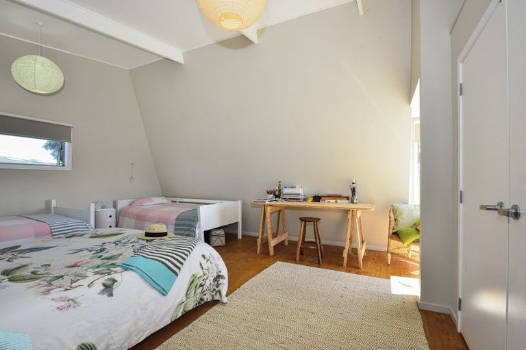 Photo of property in 2 Koura Crescent, Mahia, Nuhaka, 4198