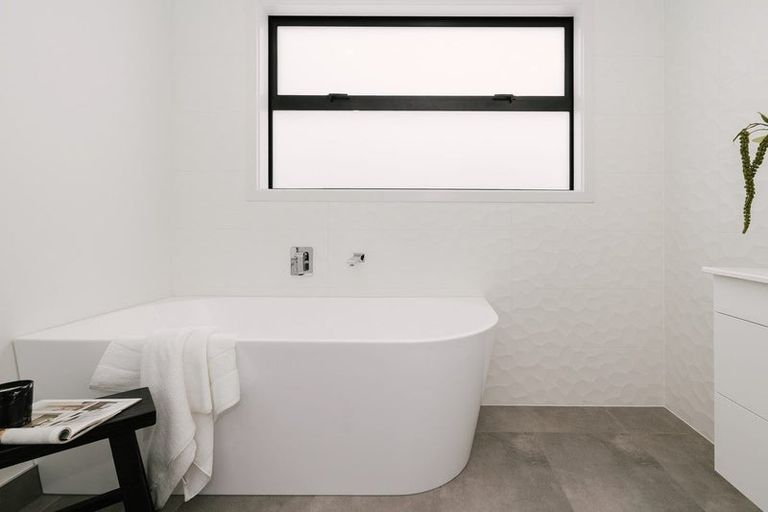 Photo of property in 62 Freedom Drive, Kelvin Grove, Palmerston North, 4414