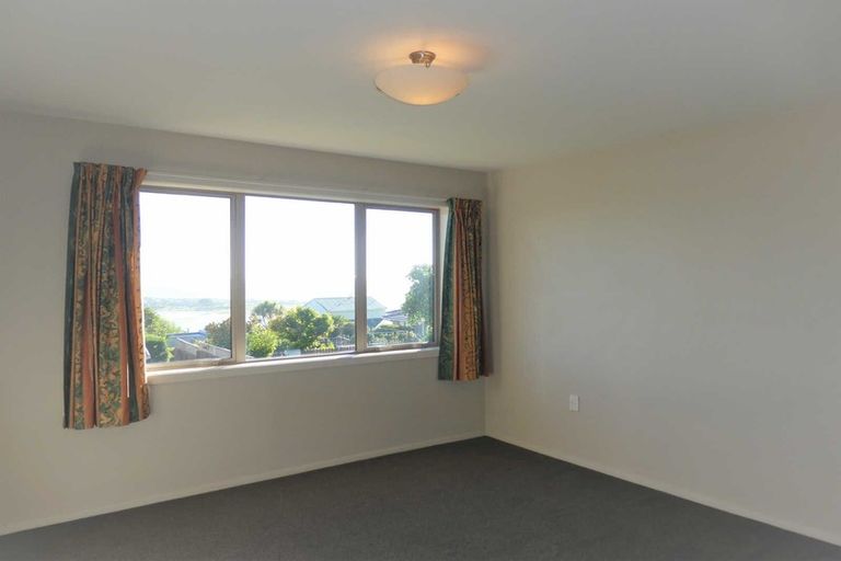 Photo of property in 1/98 Moncks Spur Road, Redcliffs, Christchurch, 8081