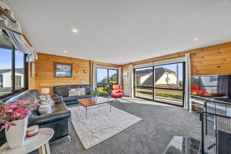 Photo of property in 82 Beacon Hill Road, Strathmore Park, Wellington, 6022