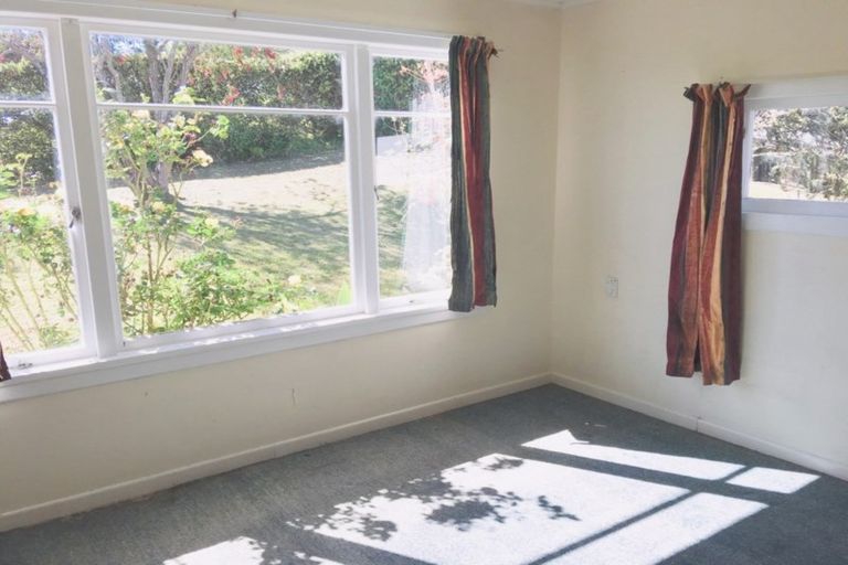 Photo of property in 6 Oxford Street, Whakapirau, Maungaturoto, 0583