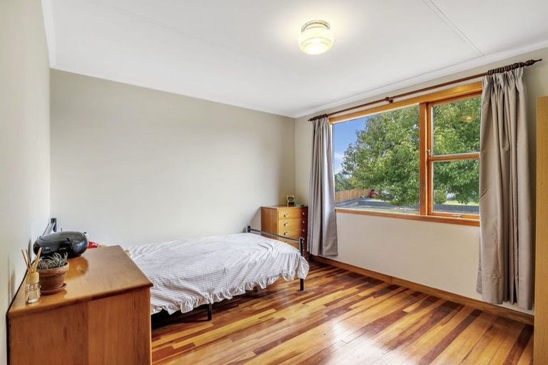 Photo of property in 9 Mokau Place, Terrace End, Palmerston North, 4410