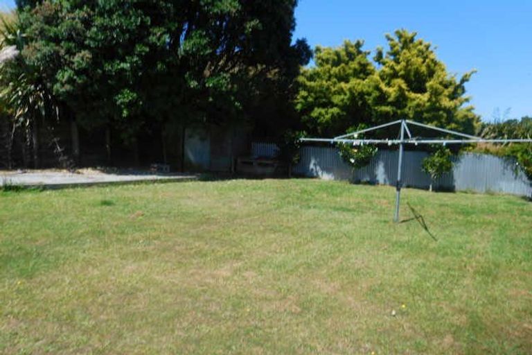 Photo of property in 6 Whakawhiti Street, Marfell, New Plymouth, 4310