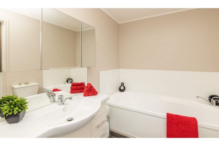 Photo of property in 23 Cross Street, Coalgate, 7673