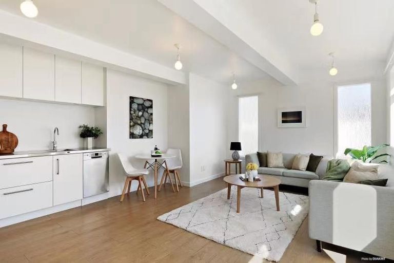 Photo of property in 12 Bayview Road, Hauraki, Auckland, 0622