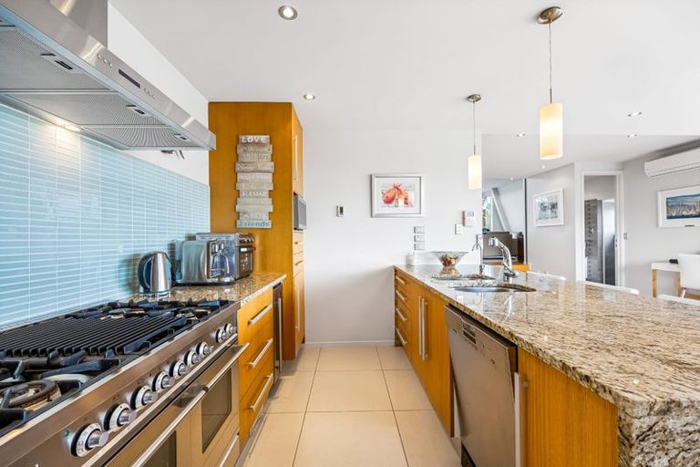 Photo of property in 127 Beach Road, Castor Bay, Auckland, 0620