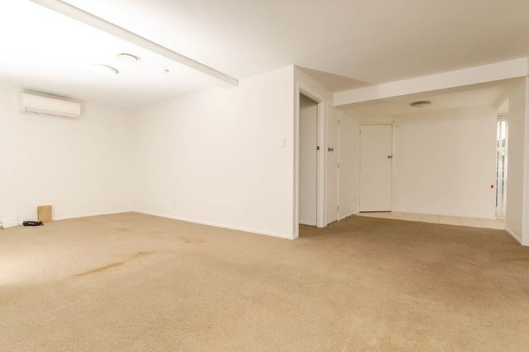 Photo of property in 6 Swanson Road, Henderson, Auckland, 0610