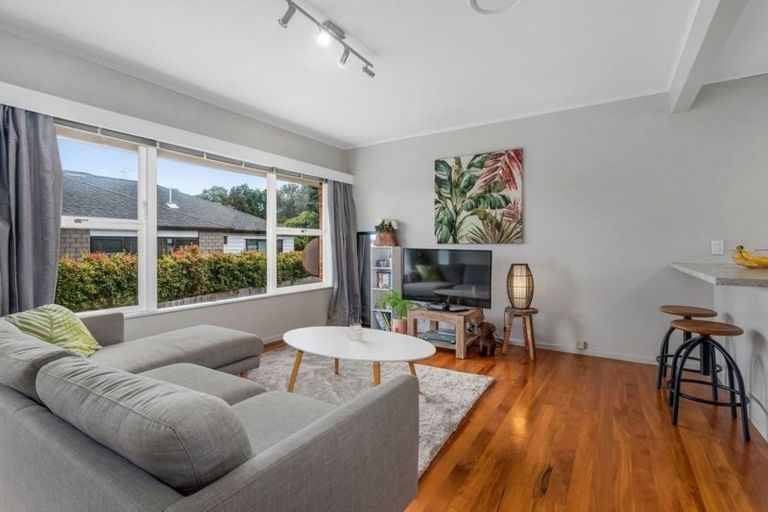 Photo of property in 2/45a Northboro Road, Belmont, Auckland, 0622
